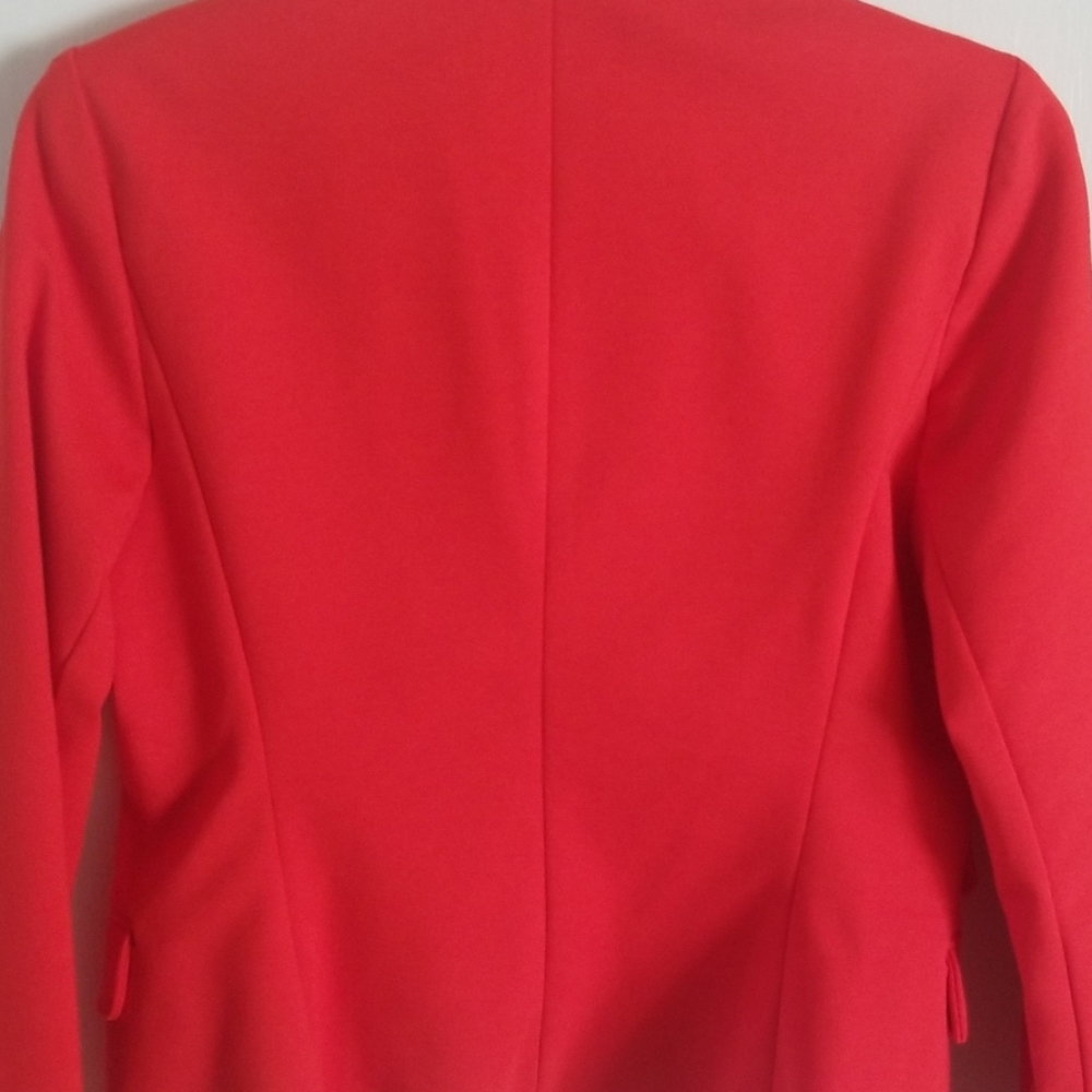 Blazer - Picture 4 of 4
